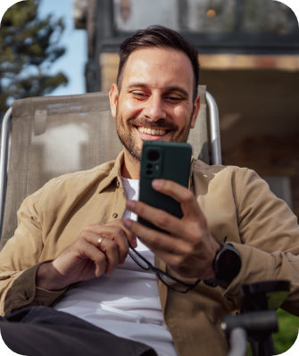 Pessoa usando o aplicativo